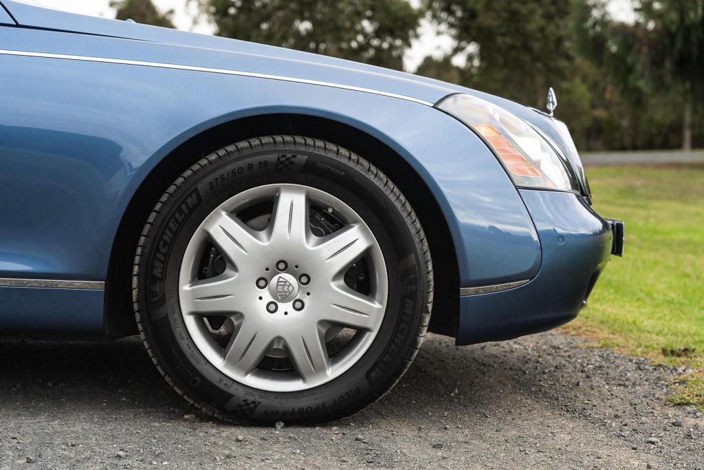 2004 57 (No Badge) Sedan