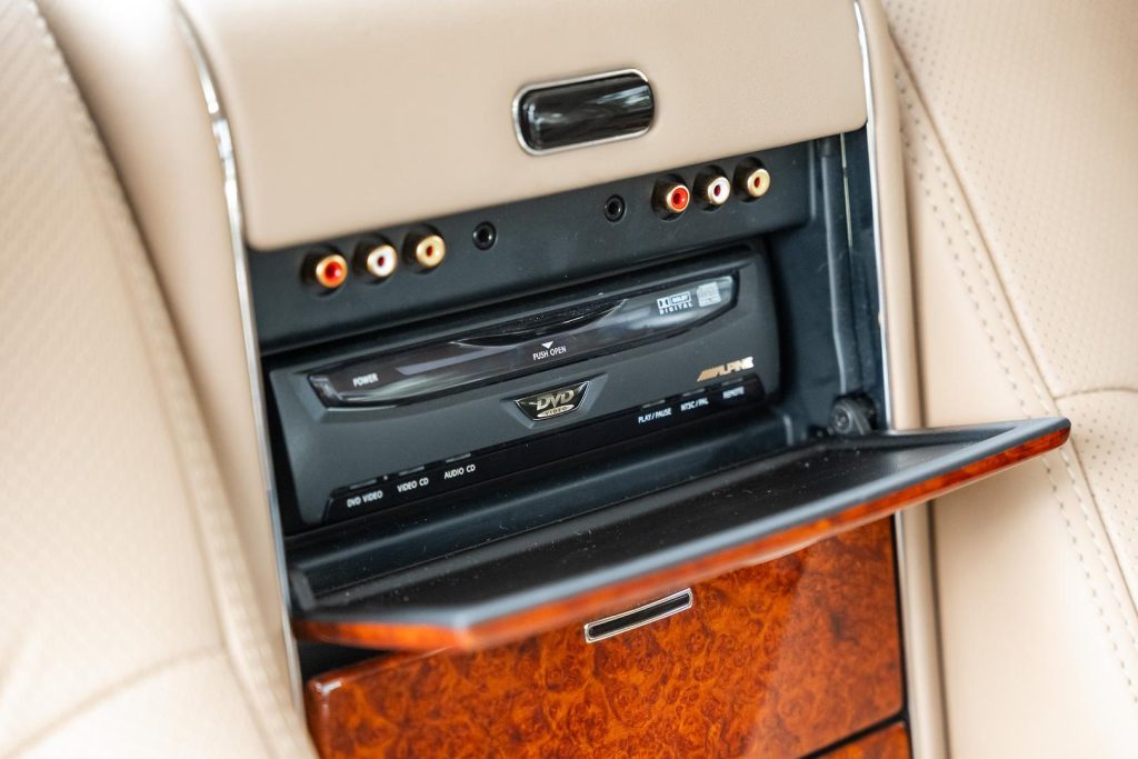 2004 57 (No Badge) Sedan