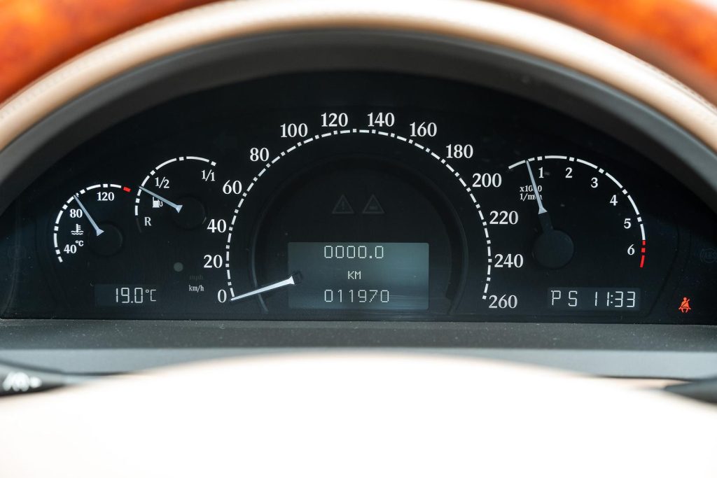 2004 57 (No Badge) Sedan